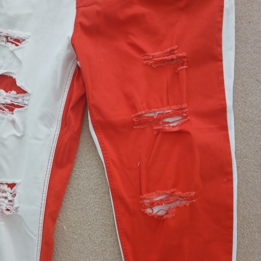 Ashley Stewart distressed red/white colorblock jeans. Size 26 NWT. Fl - Picture 3 of 7